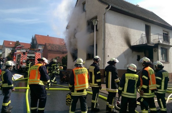 Ausgedehnter Hausbrand durch Ölofen Ausgedehnter Hausbrand durch Ölofen