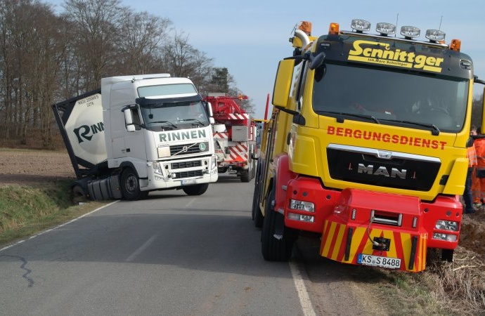 Waldeck Frankenberg: LKW wich Bus aus Waldeck Frankenberg: LKW wich Bus aus