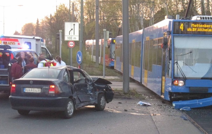 Unfall mit Strassenbahn in Kassel Unfall mit Strassenbahn in Kassel