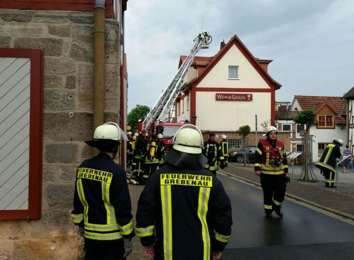 Dachstuhlbrand nach Blitzschlag