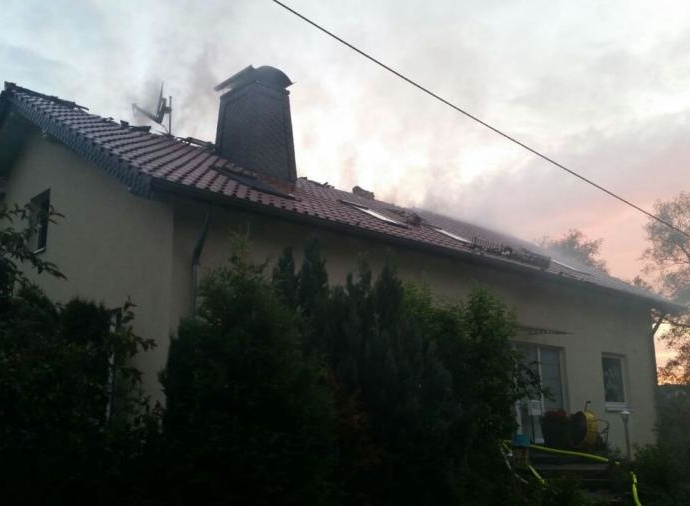 Dachstuhlbrand nach Blitzeinschlag