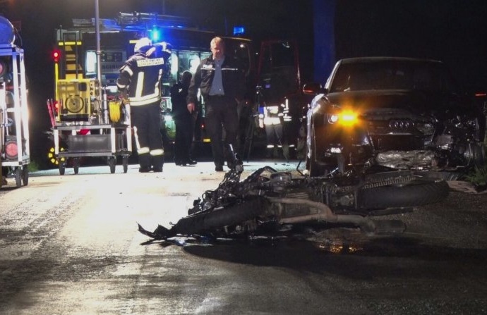 PKW überholt: 20-jähriger Motorradfahrer kommt bei Zierenberg ums Leben PKW überholt: 20-jähriger Motorradfahrer kommt bei Zierenberg ums Leben