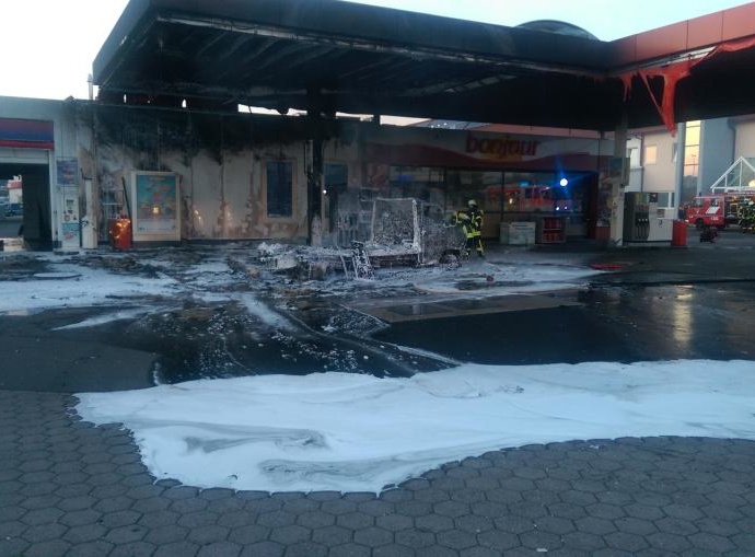 Brand in Tankstelle verursacht Millionen Schaden Brand in Tankstelle verursacht Millionen Schaden