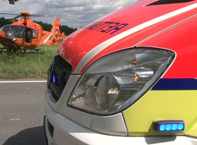 Feuerwerksknall löst Panik bei Pferd aus – 22-jährige lebensgefährlich verletzt