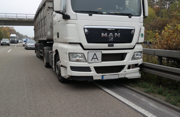 Medizinischer Notfall? – LKW-Unfall auf A44