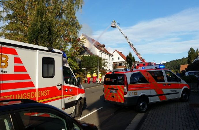 WOH: Hoher Schaden nach Dachstuhlbrand – Keine Verletzten
