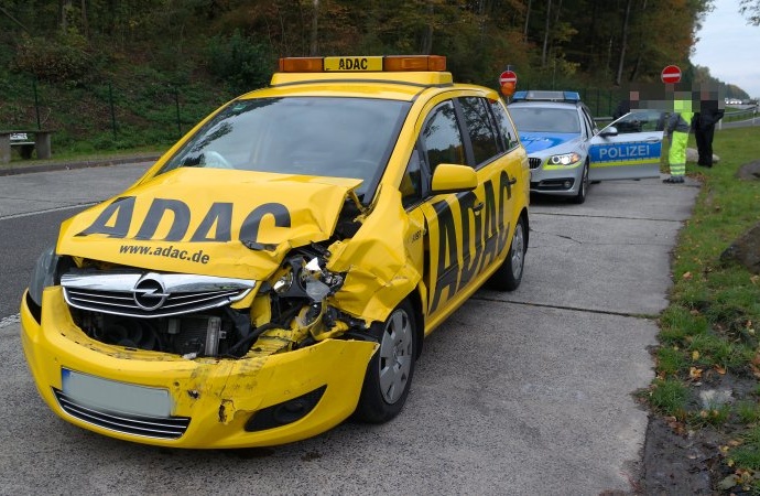 Unfall mit ADAC-Pannenhilfe auf A44 – Keiner verletzt Unfall mit ADAC-Pannenhilfe auf A44 – Keiner verletzt