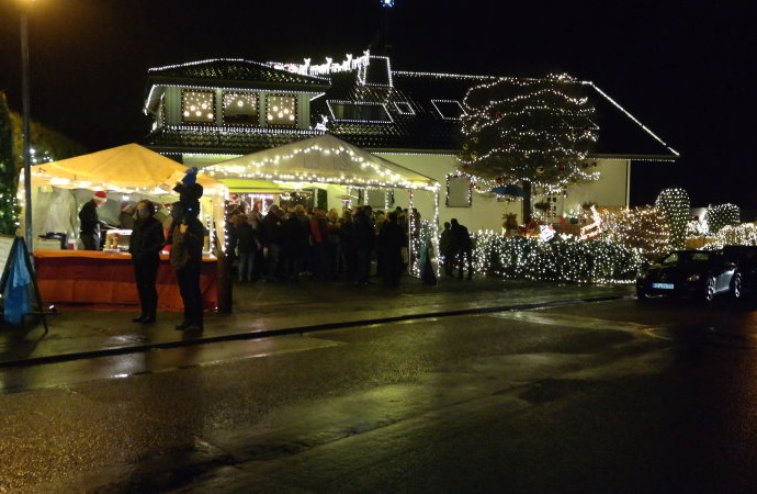 40.000 Lichter: Weihnachtshaus in Frankenberg eröffnet 40.000 Lichter: Weihnachtshaus in Frankenberg eröffnet