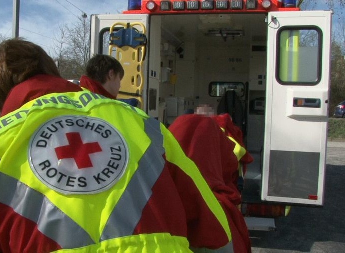 Falsche ASB-Mitarbeiter bestehlen ältere Dame