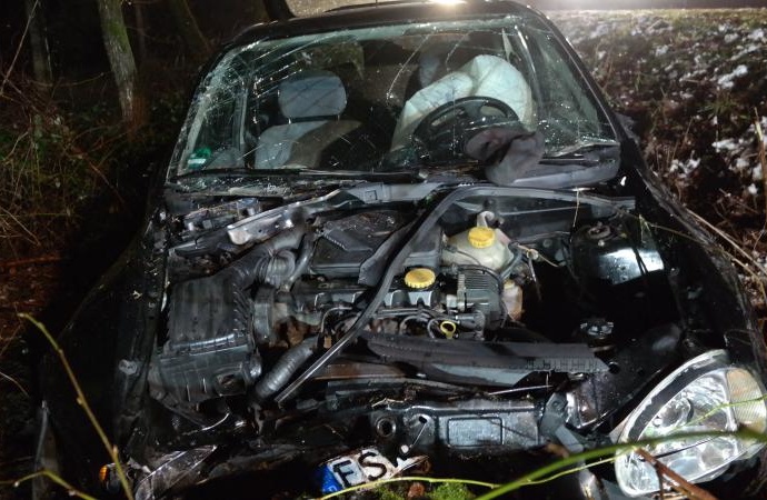 Fahrer bei Unfall nahe Nieste schwer verletzt