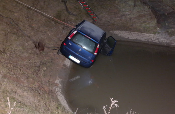 B7: Mann im Regenrückhaltebecken tot aufgefunden