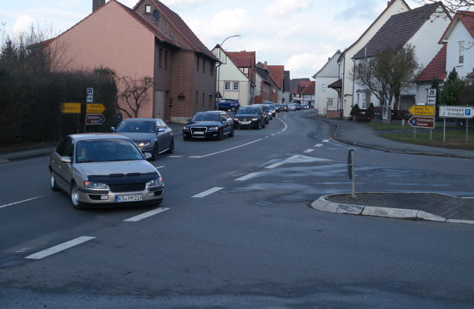 Rund 300 Fahrzeuge bei Trauer-Konvoi in Bad Arolsen Rund 300 Fahrzeuge bei Trauer-Konvoi in Bad Arolsen