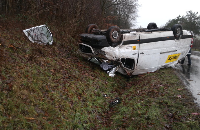 Alte B83: Schwerer Sprinter-Unfall in Höhe Kiliansblick Alte B83: Schwerer Sprinter-Unfall in Höhe Kiliansblick