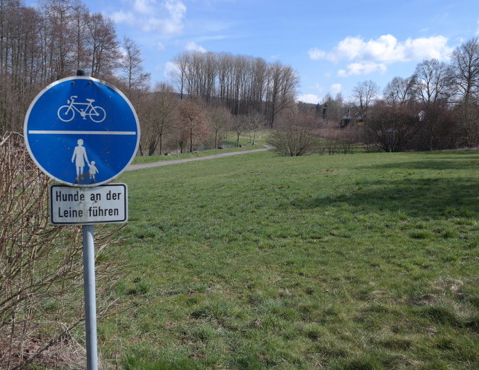 29-Jähriger Mann lag tot in Parkanlage – Todesursache derzeit unklar 29-Jähriger Mann lag tot in Parkanlage – Todesursache derzeit unklar