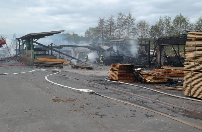 Waldkappel: 2 Millionen Euro Sachschaden nach Großbrand in Sägewerk
