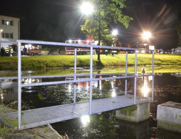 Tragischer Unfall – Drei Kinder im Feuerlöschteich ertrunken Tragischer Unfall – Drei Kinder im Feuerlöschteich ertrunken