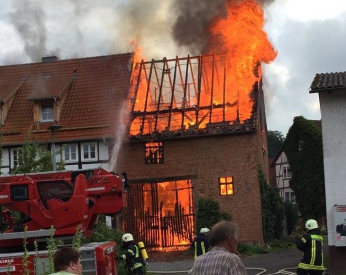 WOH: Wohnhaus nach Brand zerstört