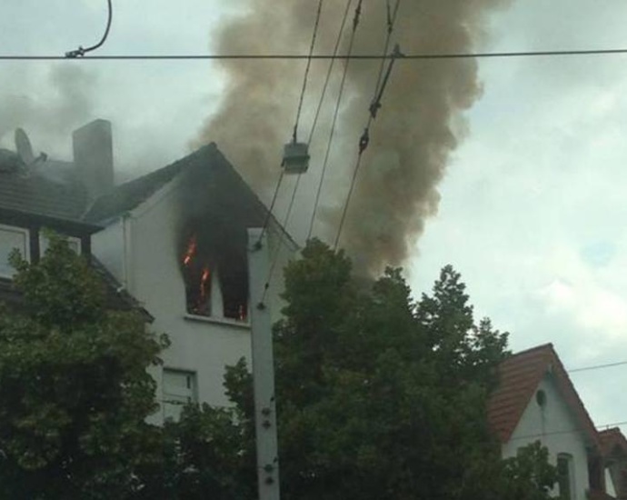 KS: 200.000 Euro Sachschaden nach Dachstuhlbrand KS: 200.000 Euro Sachschaden nach Dachstuhlbrand