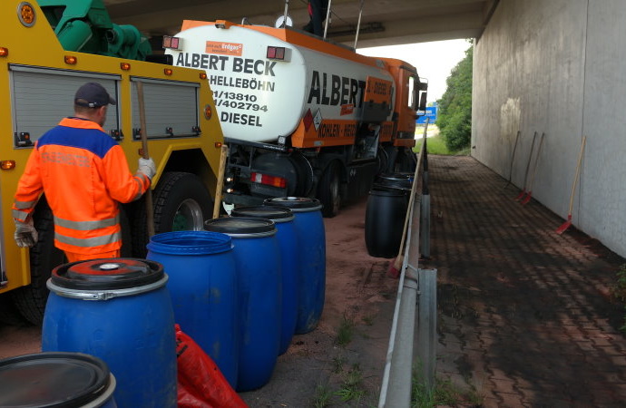Rund 4.000 Liter Heizöl nach Unfall ausgelaufen