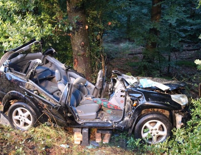 Südhessen: Zwei Tote nach Unfall – Ölspur als Unfallursache Südhessen: Zwei Tote nach Unfall – Ölspur als Unfallursache