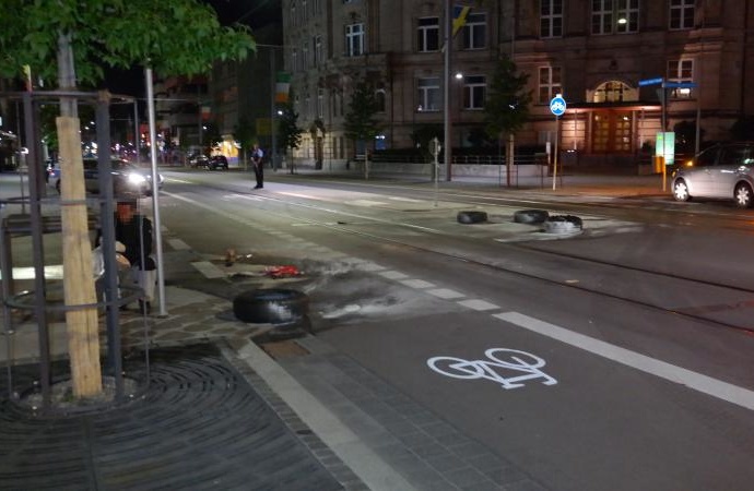 KS: Vermummte PKK-Anhänger randalierten in der Innenstadt KS: Vermummte PKK-Anhänger randalierten in der Innenstadt