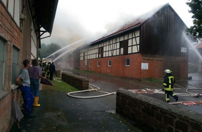 Osthessen: Blitzeinschlag in Scheune – 70 Schweine verbrannt