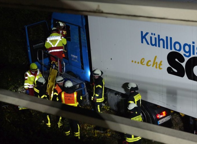 LKW Unfall A7 – Fahrer schwer verletzt