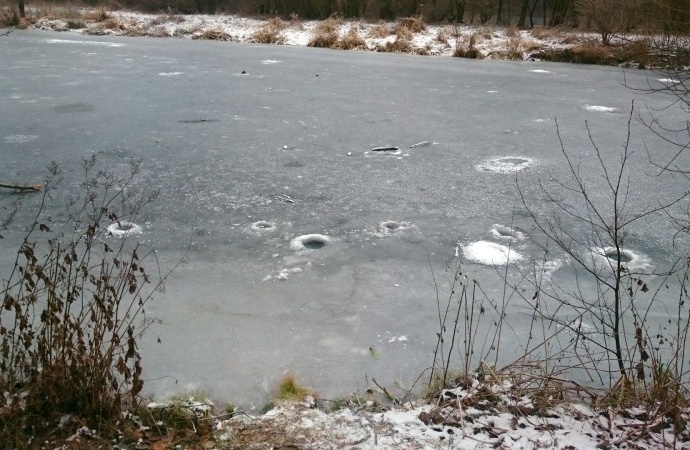 Zufrierende Eisflächen – Polizei warnt