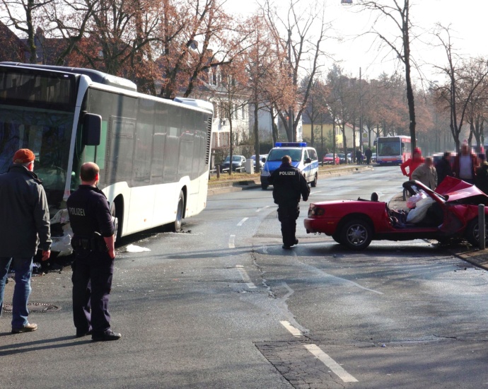 Wi: Verkehrsunfälle sorgten für Großeinsatz