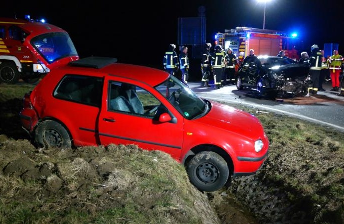 Gut Bodenhausen: Vorfahrt missachtet – Drei Verletzte Gut Bodenhausen: Vorfahrt missachtet – Drei Verletzte