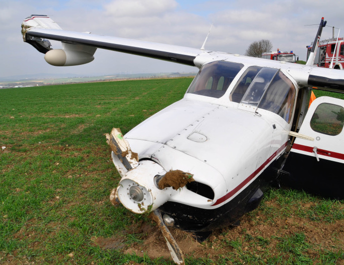 Notlandung auf dem Acker bei Immenhausen