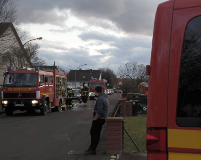 Drei Verletzte nach Wohnungsbrand in Lohfelden