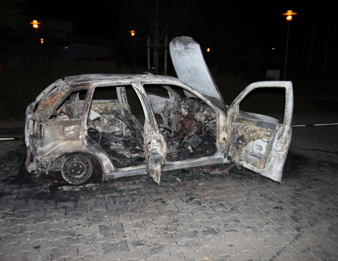 Mittelhessen: Geldautomat gesprengt und Tatfahrzeug angesteckt