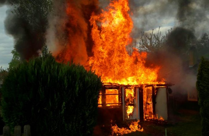Gartenlaube in Kassel ausgebrannt