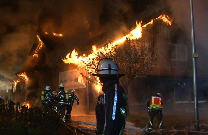 Großbrand in Nordhessen zerstört Modellbaugeschäft