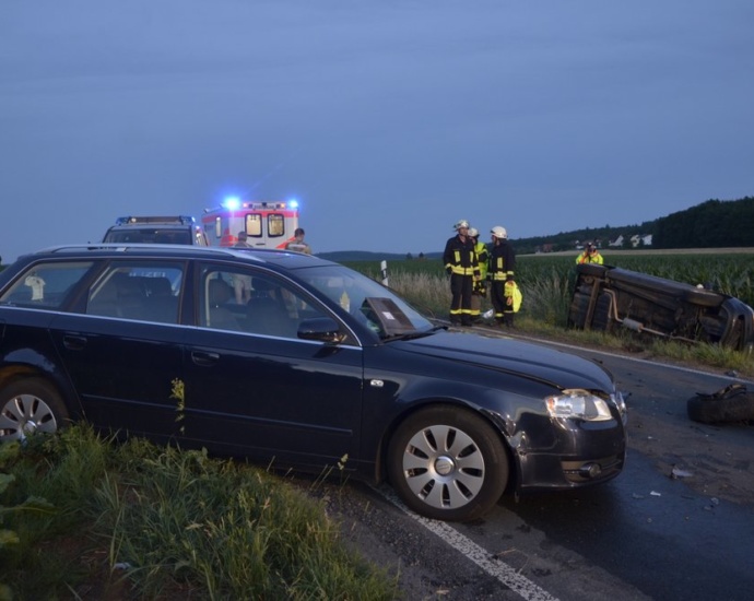 Frontal kollidiert – Junge Frau wird schwer verletzt