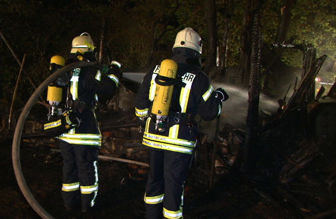 Bad Emstal: Brandstifter hält Feuerwehr auf Trab