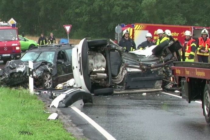 WIZ: Tödlicher Verkehrsunfall auf der B 451 WIZ: Tödlicher Verkehrsunfall auf der B 451