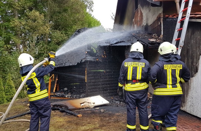 Hoher Sachschaden nach Saunabrand in Bad Emstal
