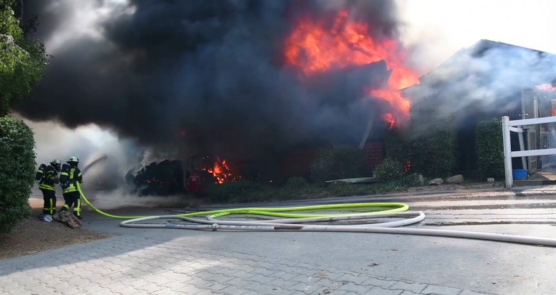 Westhessen: Eine Million Euro Sachschaden nach Großbrand – 10 Verletzte Westhessen: Eine Million Euro Sachschaden nach Großbrand – 10 Verletzte