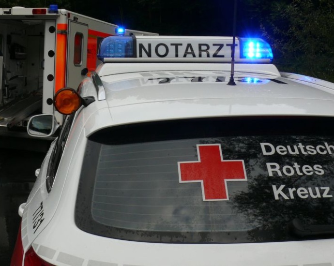 Schwerer Unfall bei Rothwesten – Mutter und Kinder verletzt
