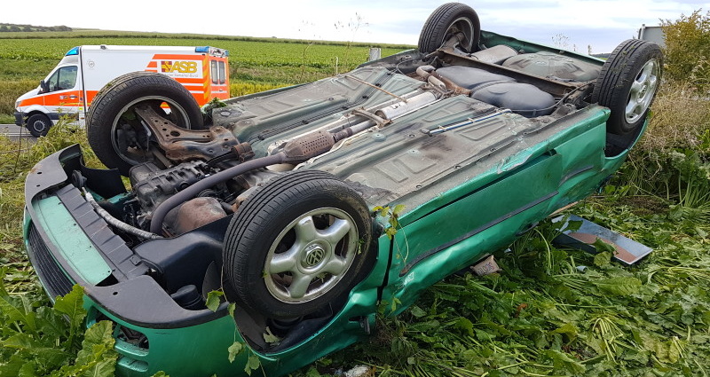 B83: PKW überschlug sich – Fahrerin verletzt ins Krankenhaus B83: PKW überschlug sich – Fahrerin verletzt ins Krankenhaus