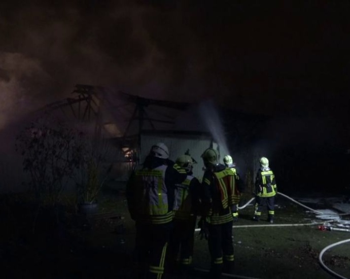 Eschborn: Gewächshaus stand in Flammen