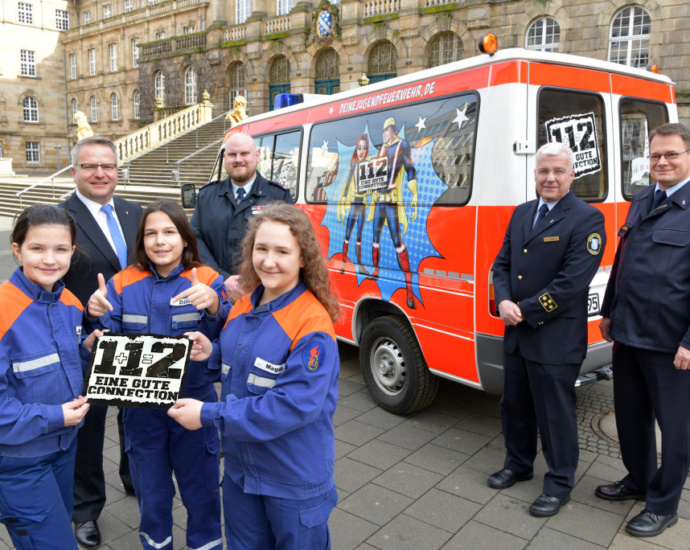 KS: Captain Firefighter“ und „Hydro-Girl“ werben auf Einsatzfahrzeug