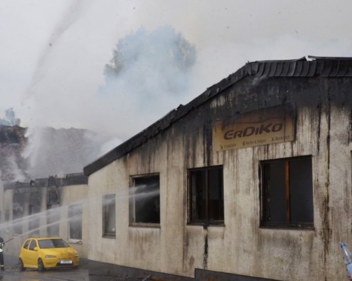 Mittelhessen: KFZ-Werkstatt bei Großbrand zerstört Mittelhessen: KFZ-Werkstatt bei Großbrand zerstört