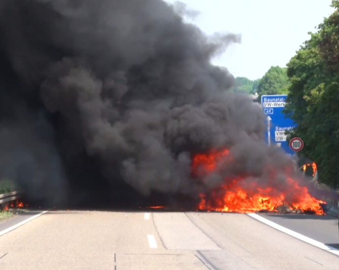 A49: Nur 25 Stunden alt – Nagelneues Wohnmobil abgebrannt