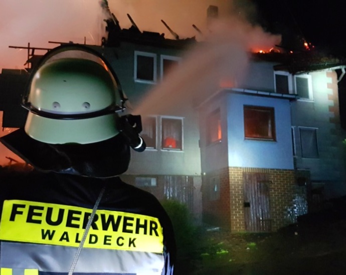 Nach Brand in Netze – 29-Jähriger gesteht Brandstiftung Nach Brand in Netze – 29-Jähriger gesteht Brandstiftung