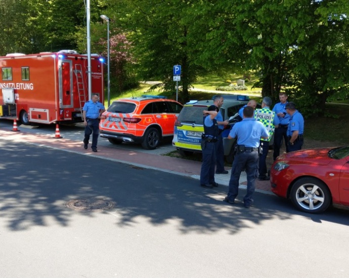 Osthessen: Drei Mädchen bei Ausflug in den Wald verirrt – Große Suchaktion geht gut aus