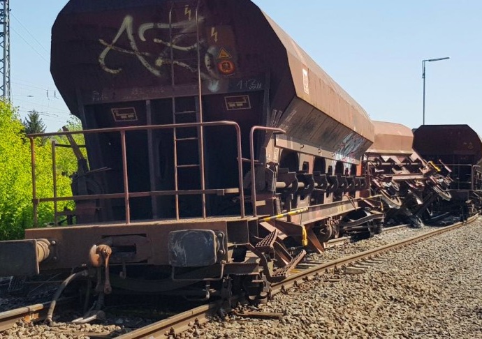 Güterzug bei Kirchhain teilweise entgleist