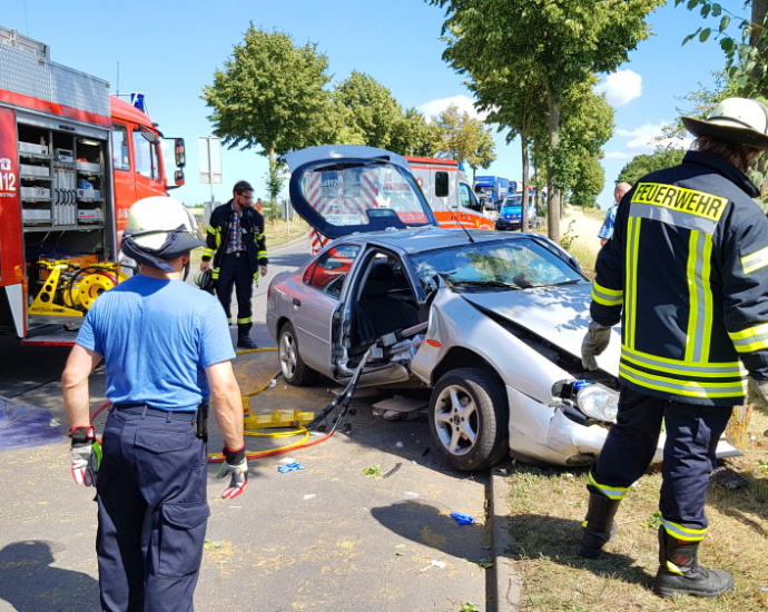 Schwerer Unfall in Calden – Zwei Verletzte